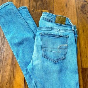 American Eagle Jeggings size 4 light wash skinny